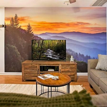 Willow Trace: Family Retreat, Hot Tub, Gaming! Pigeon Forge Luaran gambar