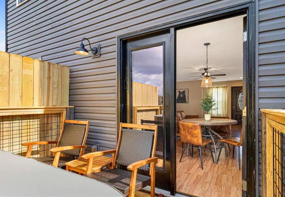 Willow Trace: Family Retreat, Hot Tub, Gaming! Pigeon Forge Luaran gambar