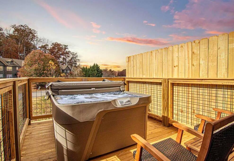 Willow Trace: Family Retreat, Hot Tub, Gaming! Pigeon Forge Luaran gambar