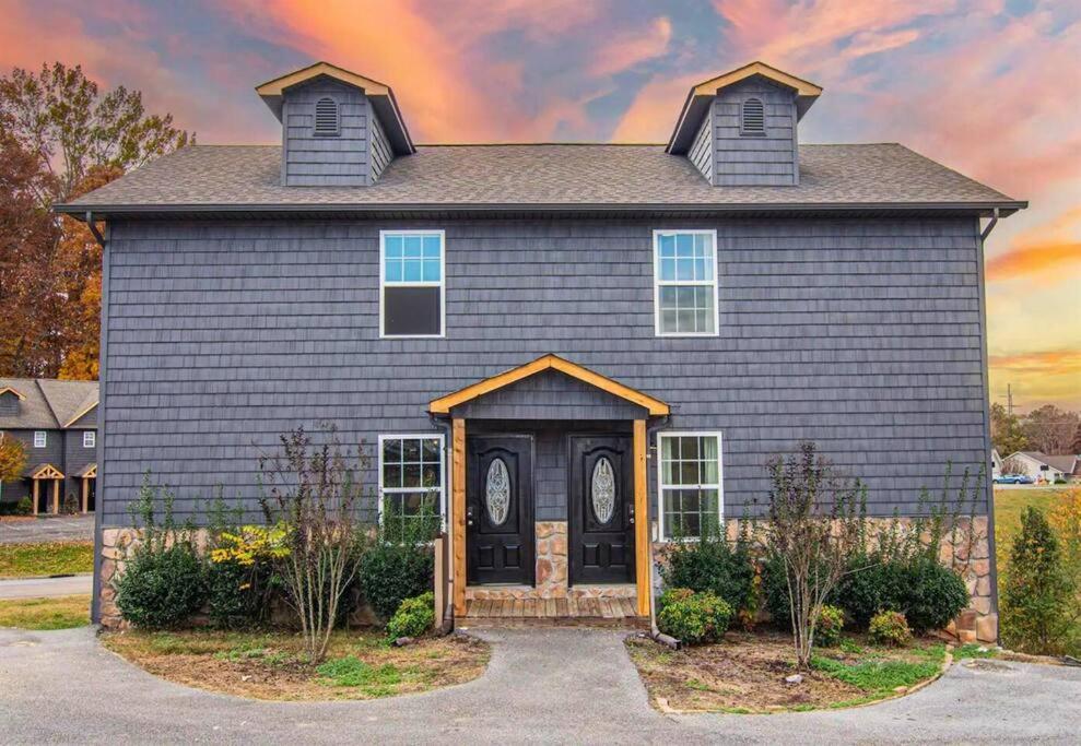 Willow Trace: Family Retreat, Hot Tub, Gaming! Pigeon Forge Luaran gambar