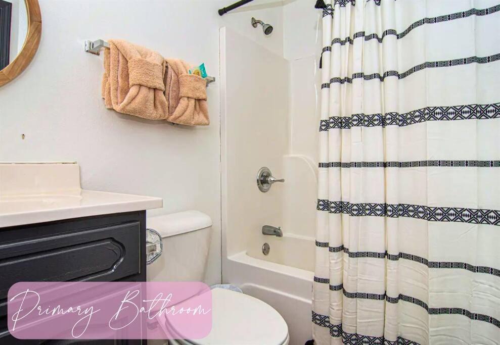 Willow Trace: Family Retreat, Hot Tub, Gaming! Pigeon Forge Luaran gambar