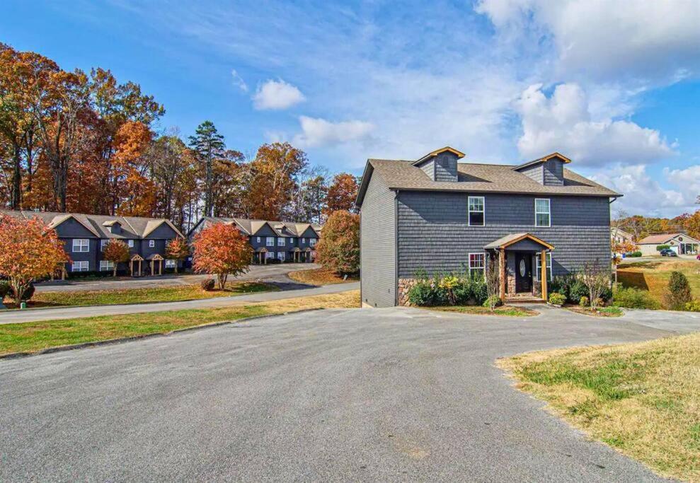 Willow Trace: Family Retreat, Hot Tub, Gaming! Pigeon Forge Luaran gambar