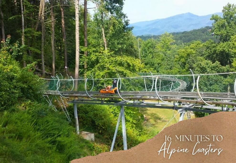 Willow Trace: Family Retreat, Hot Tub, Gaming! Pigeon Forge Luaran gambar
